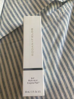 Rodan + Fields White Box with Navy Accent Skincare Packaging